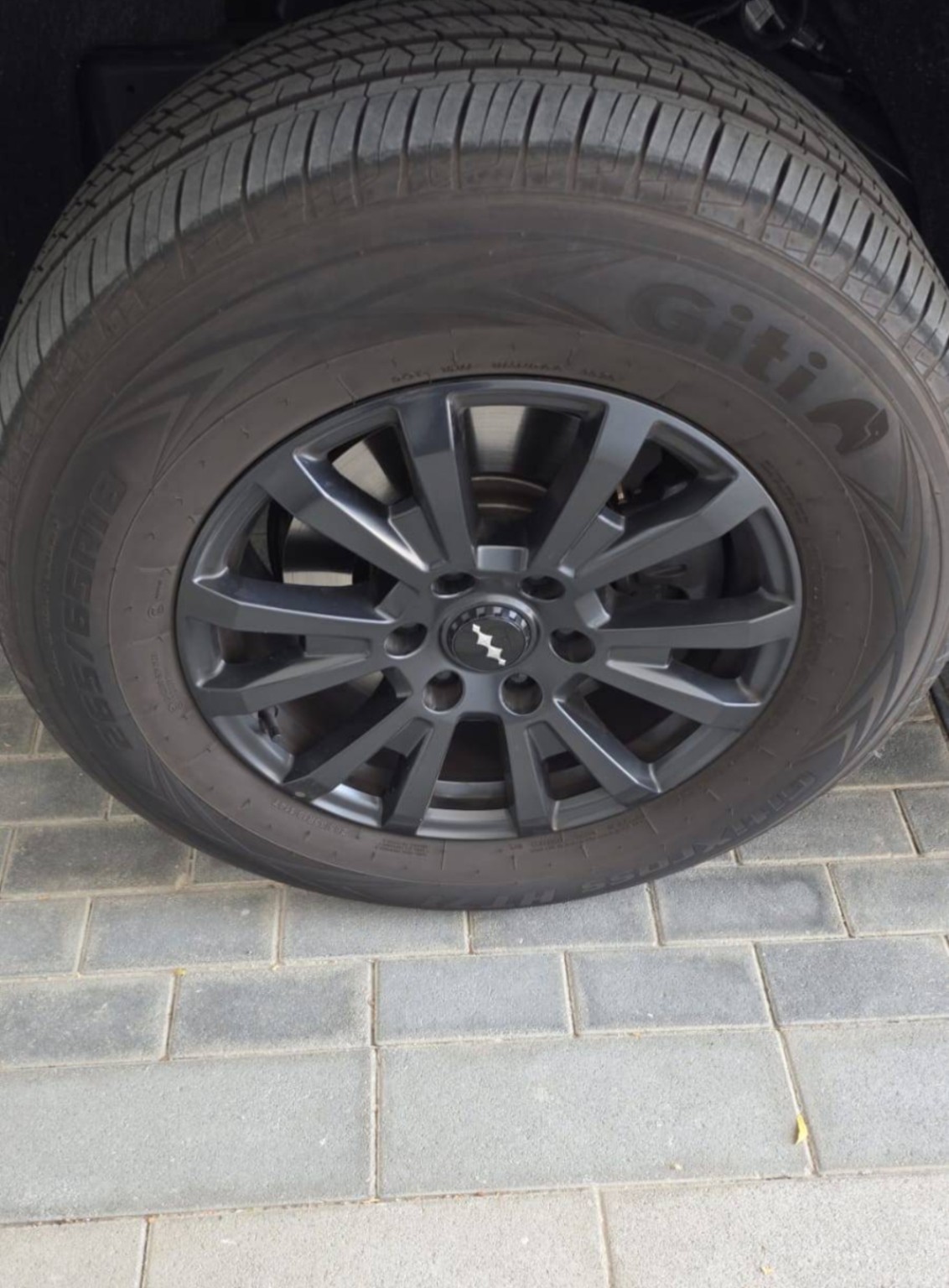 Tyre fitting van