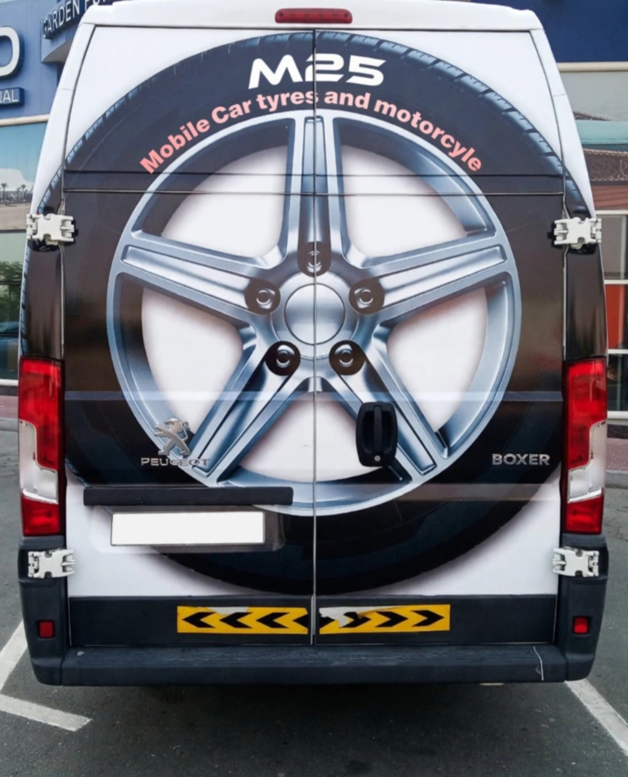 M25 tyre service photo