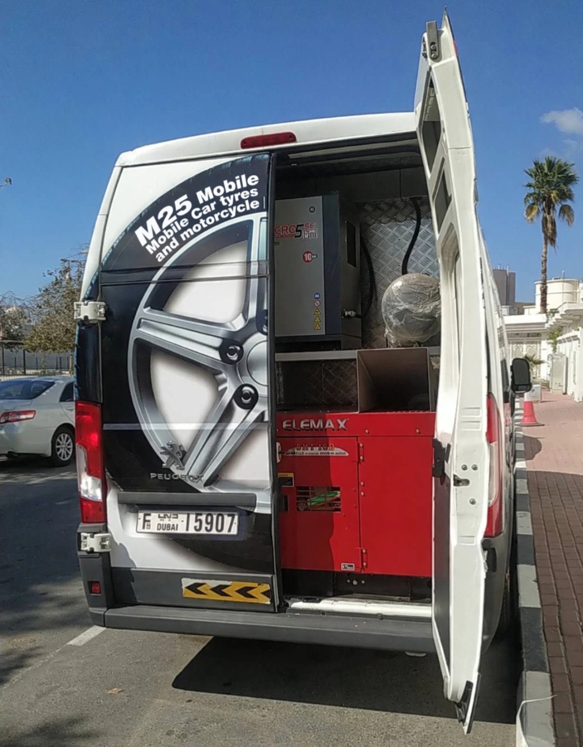 M25 tyre service photo
